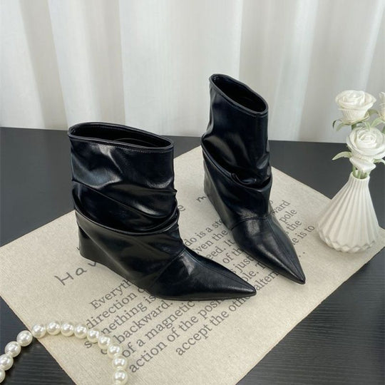 Damen Schlupf-Stiefelette mit gerafftem Schaft und eleganter Spitzkappe Shop Nory