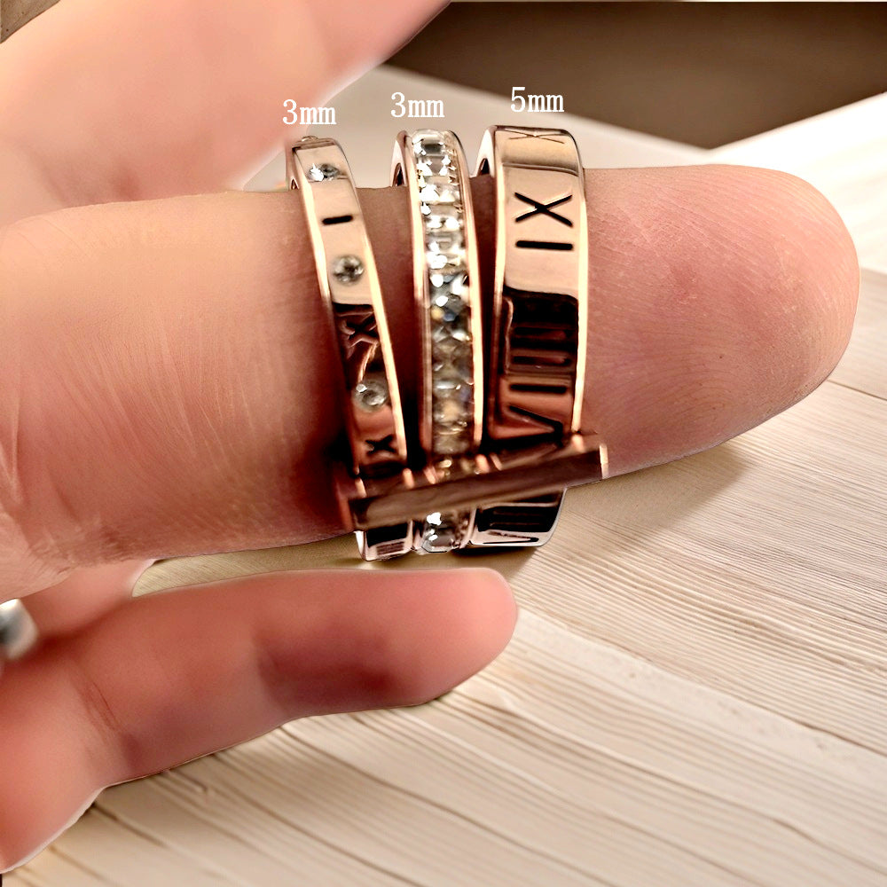 Herren Ring mit künstlerischem römischen Ziffern-Design und funkelnden Zirkonia Shop Nory