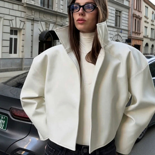 Damen Kurze Boxy Kunstlederjacke mit markantem Stehkragen Shop Nory