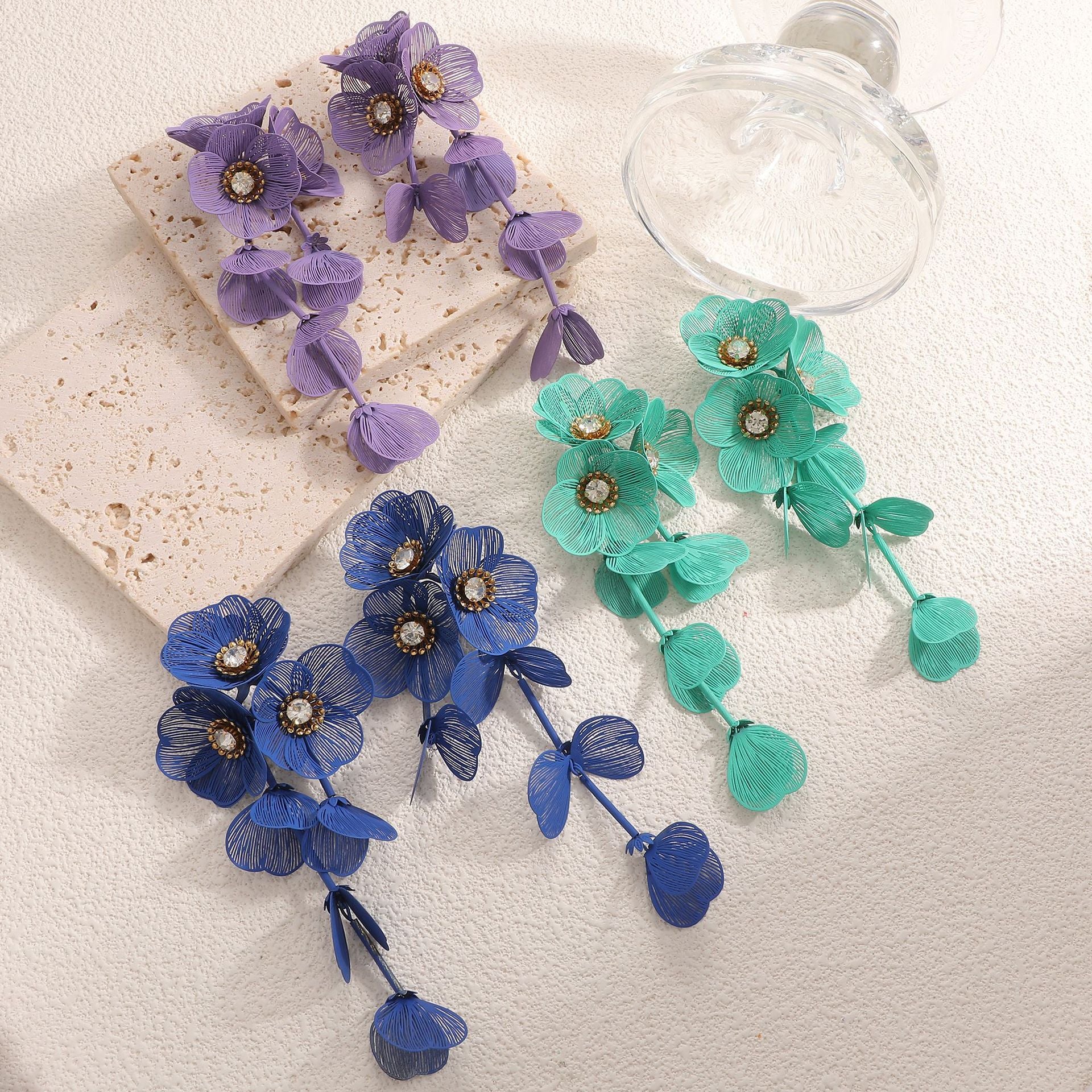 Damen Ohrhänger mit kunstvollem Blumenmuster Shop Nory