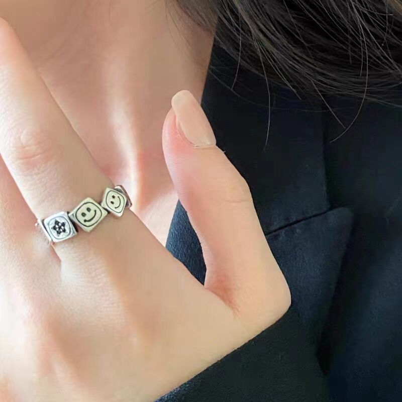 Damen glücksbringender Ring mit symbolischen Motiven Shop Nory