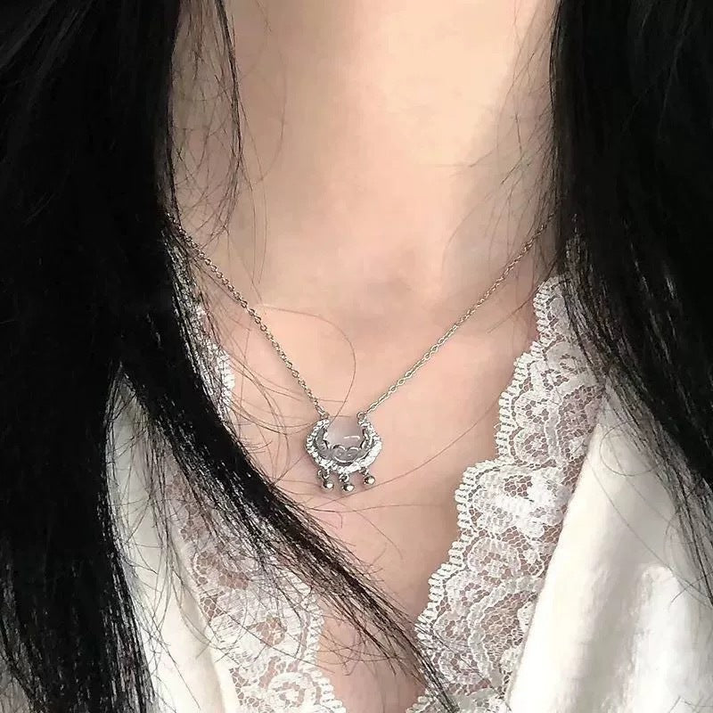 Damen Halskette mit elegantem Roséquarz-Anhänger und filigranen Details Shop Nory