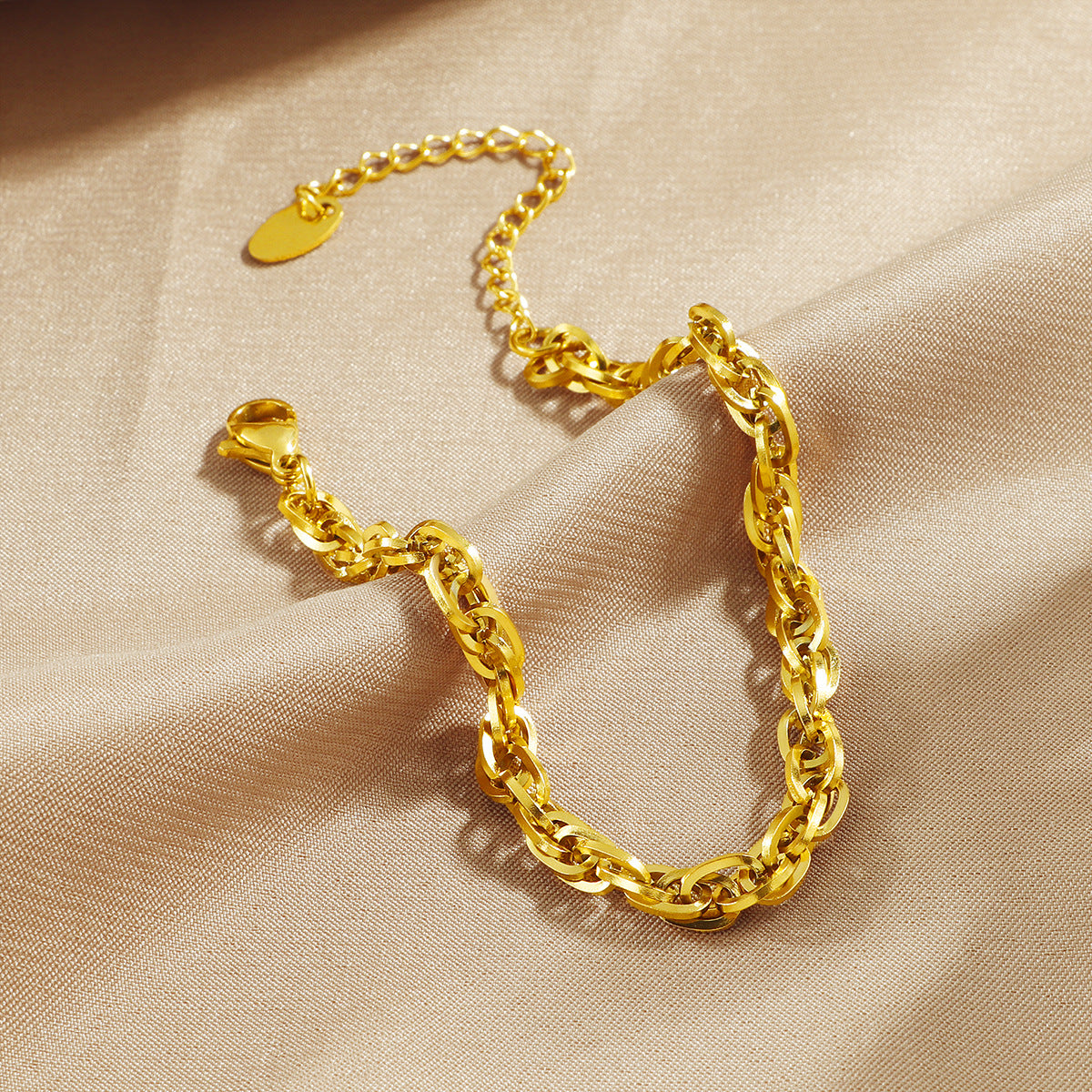 Frauen Interlocking Gold-Link Armband Shop Nory
