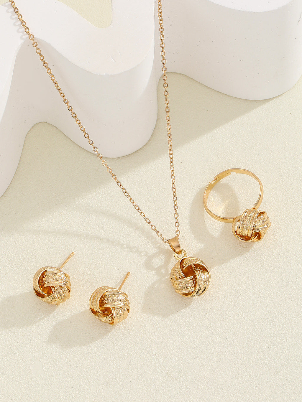 Damen Schmuckset mit kunstvollen Knotenmotiven Shop Nory