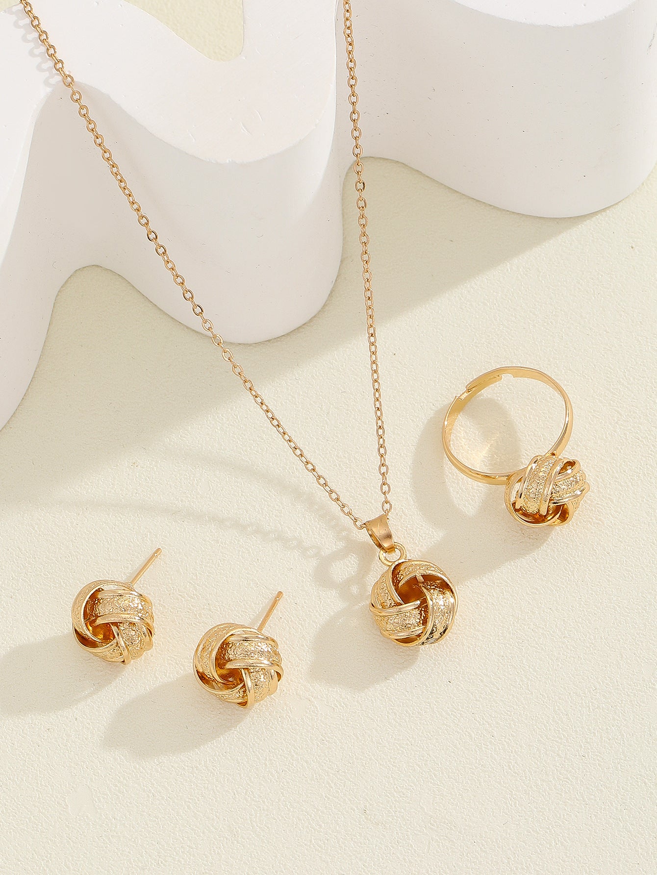 Damen Schmuckset mit kunstvollen Knotenmotiven Shop Nory