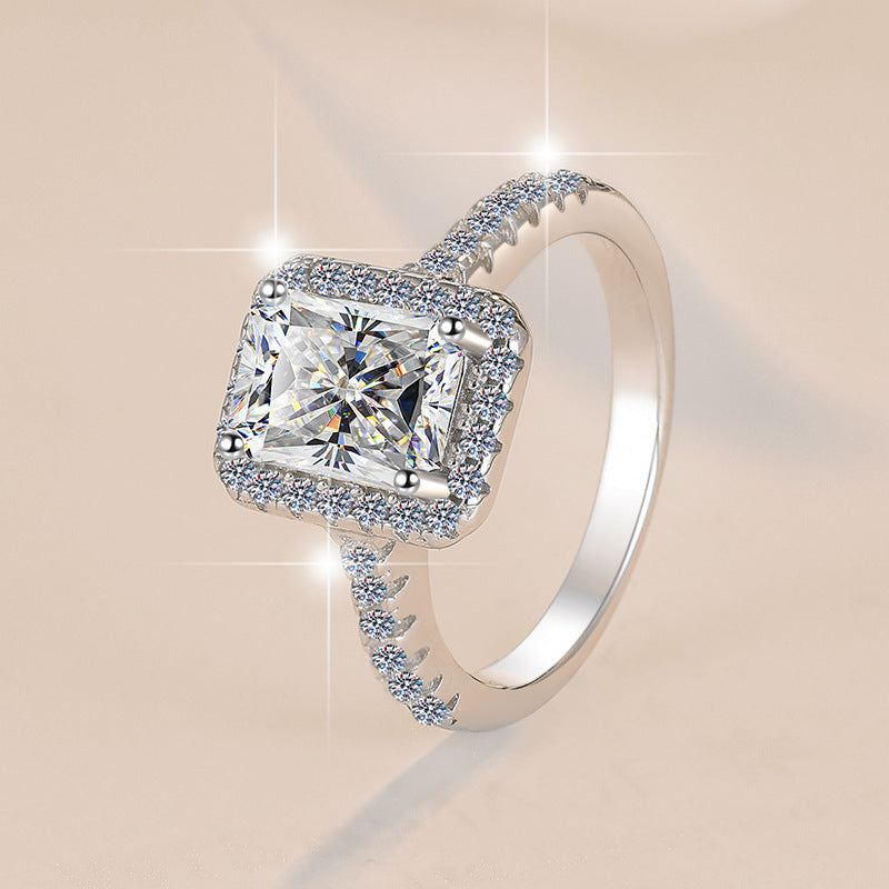 Damen Verlobungsring mit elegantem rechteckigem Zirkonia in luxuriöser Fassung Shop Nory