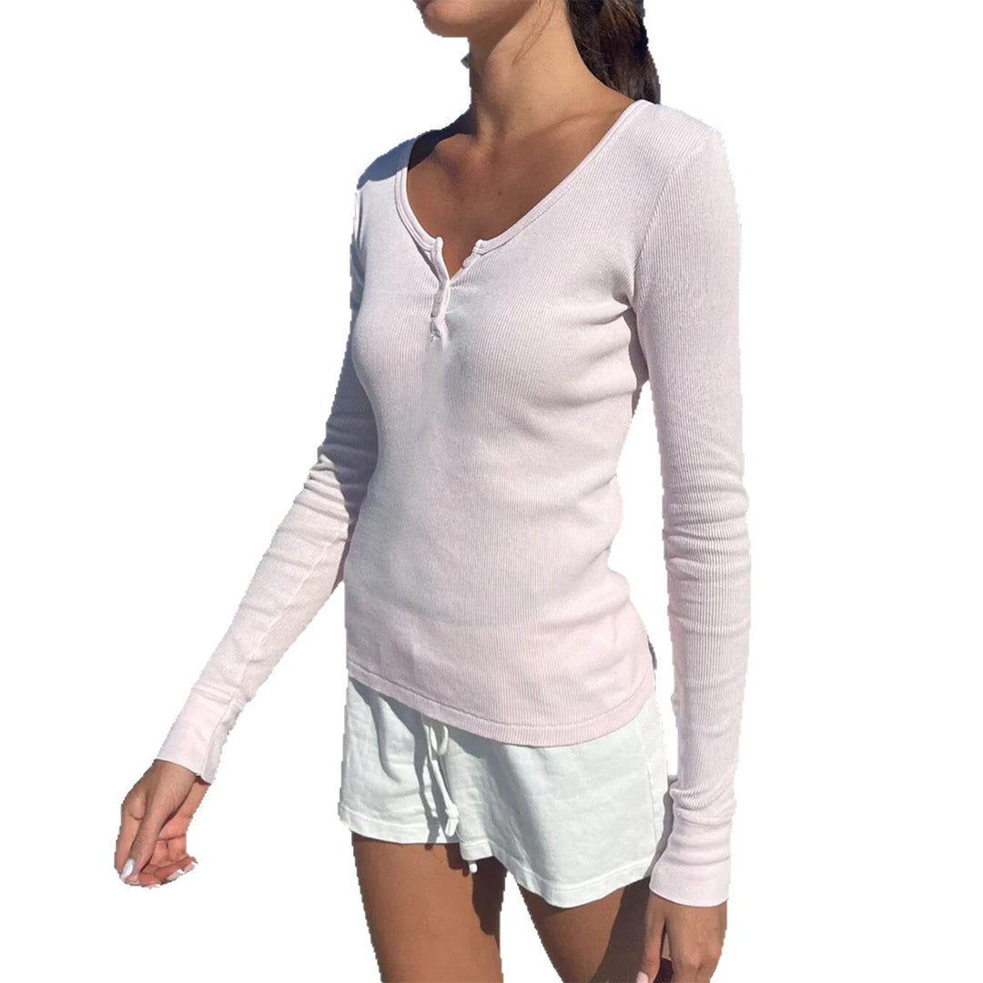 Damen nan tailliertes Henley-Langarmshirt mit tiefem U-Ausschnitt, feiner Rippstruktur und dekorativer Knopfleiste Shop Nory