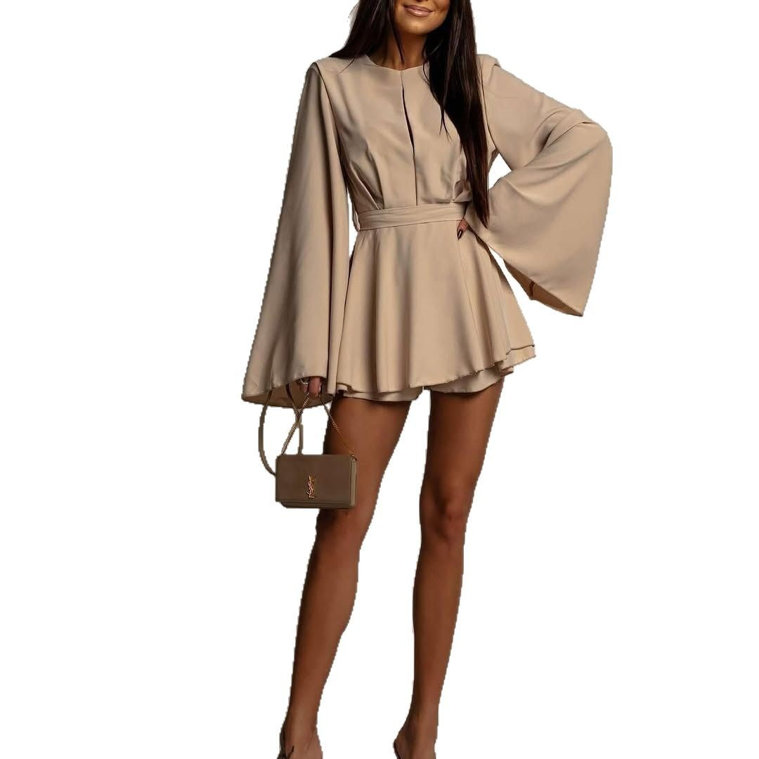 Damen Kurzer Playsuit mit weiten Kimonoärmeln und Taillengürtel Shop Nory