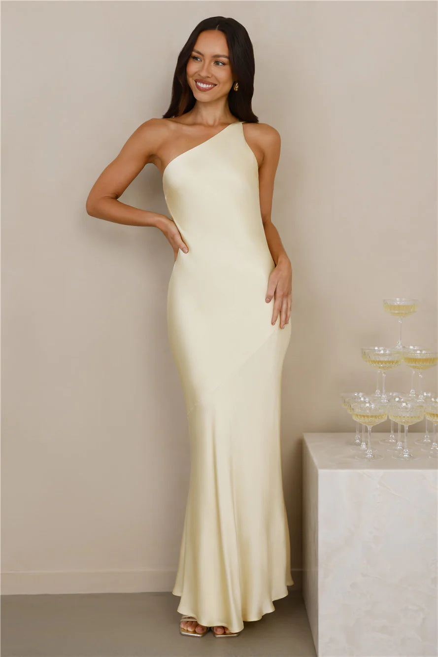 Damen Elegantes asymmetrisches Maxikleid mit feinem Satinfinish Shopnory