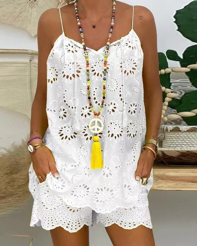 Damen luftiges Sommeroberteil mit Spitze und passenden Shorts