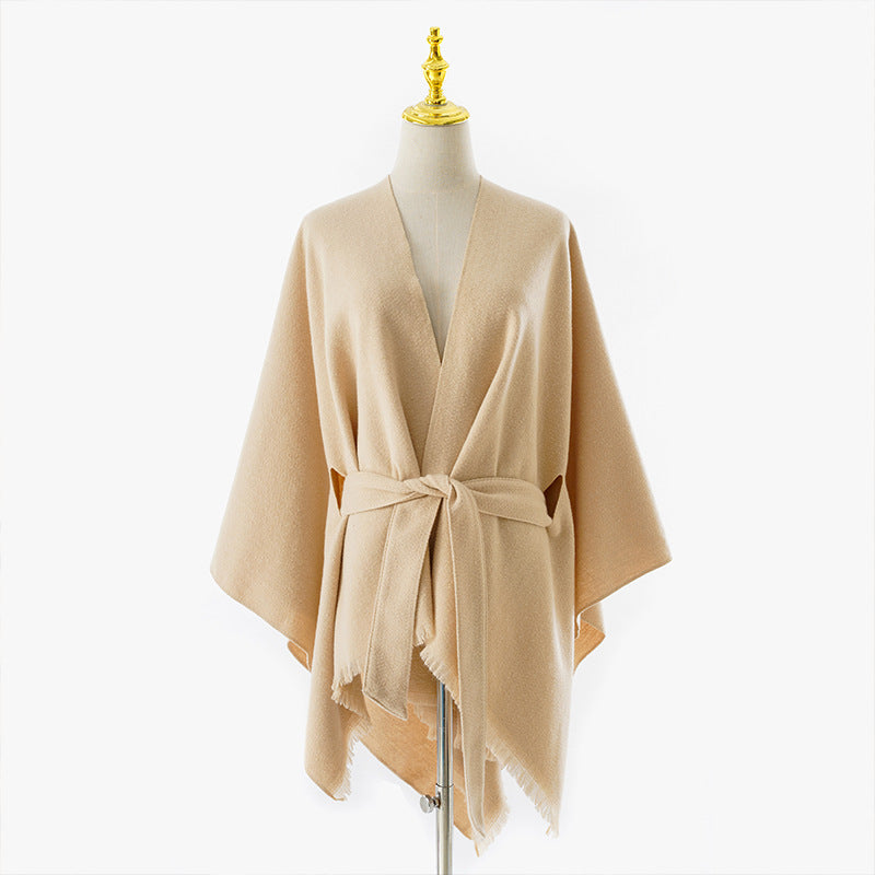 Damen Weichfallender Strick‑Wickelponcho mit Bindegürtel und Fransensaum Shop Nory