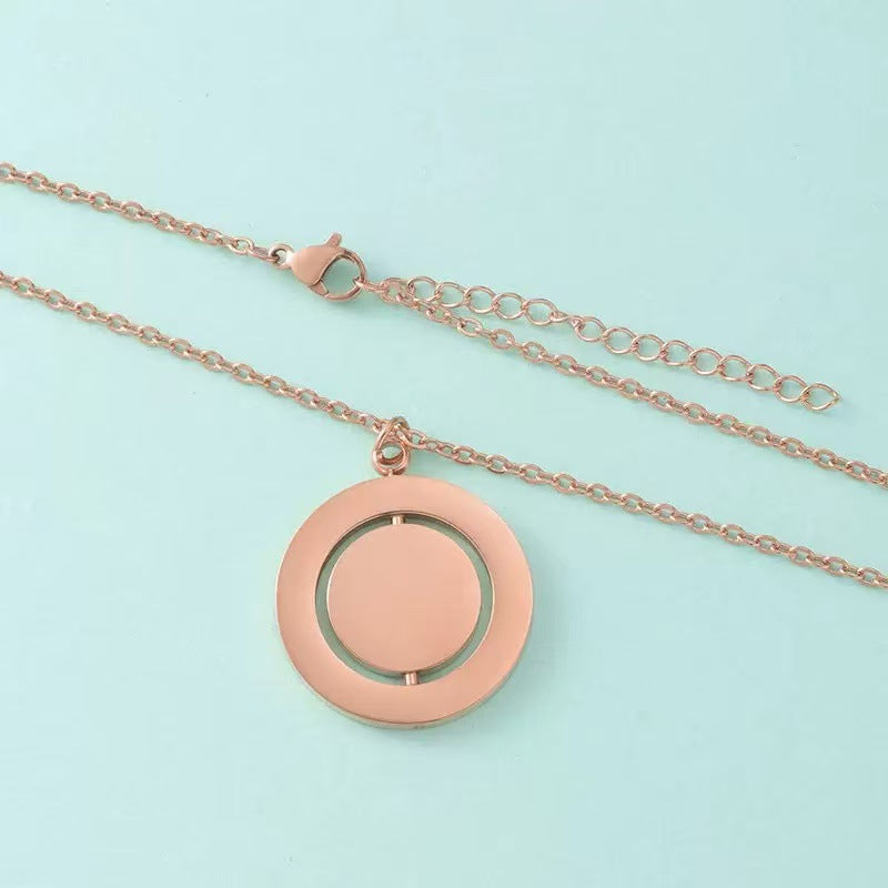 Damen Kette mit modernem, minimalistischen Anhänger Shop Nory