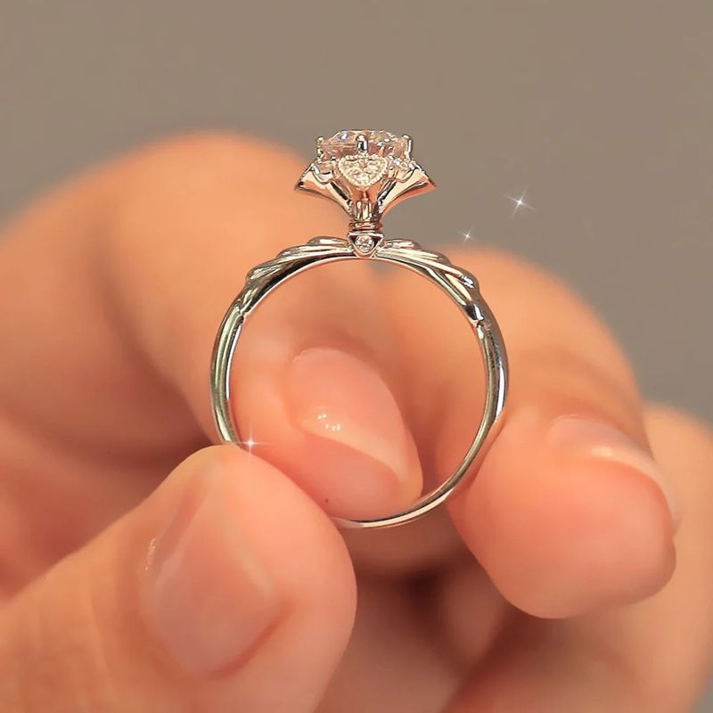 Damen eleganter Verlobungsring mit kunstvollem Kristallbesatz Shop Nory