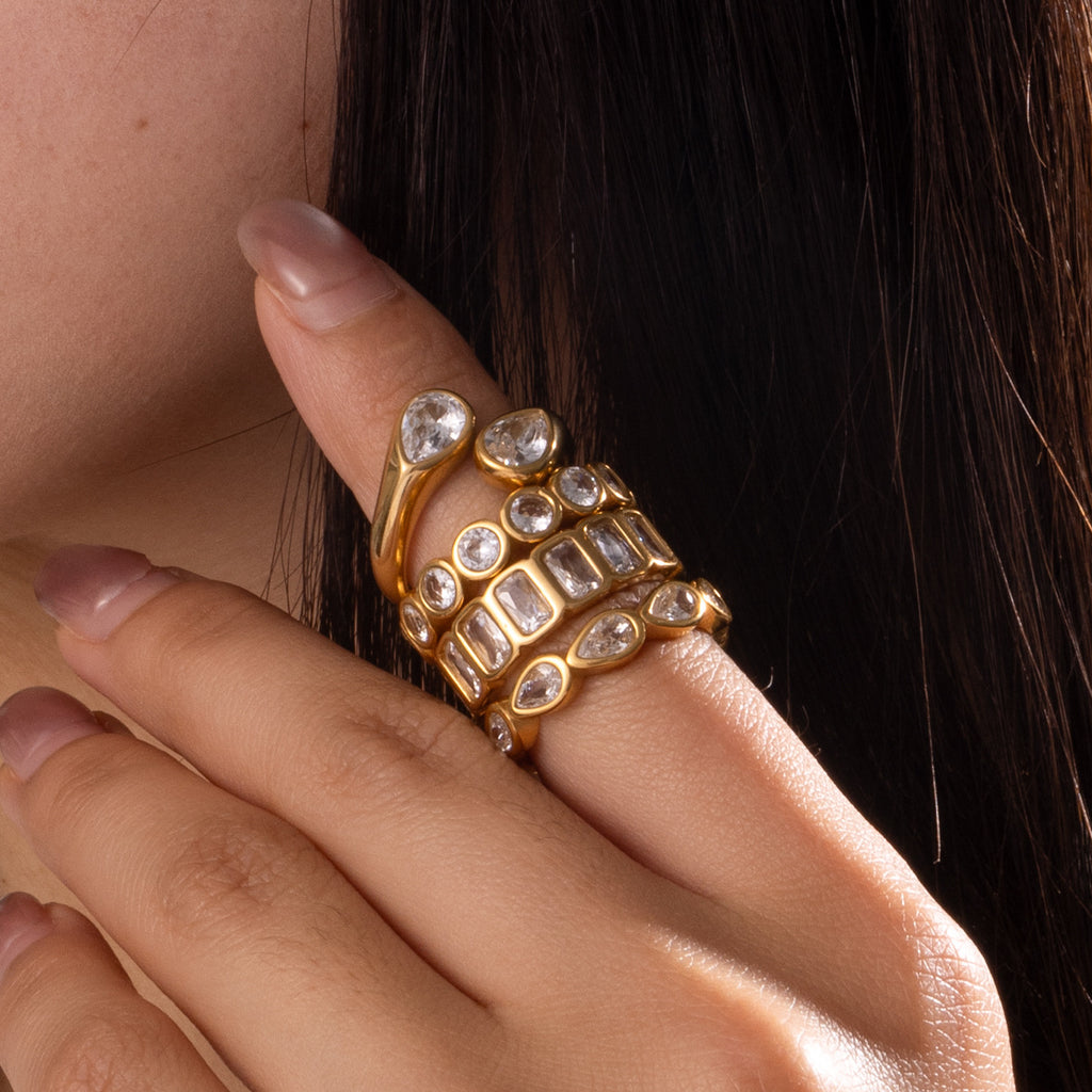 Damen eleganter und funkelnder Ring mit tropfenförmigen Zirkoniasteinen Shop Nory