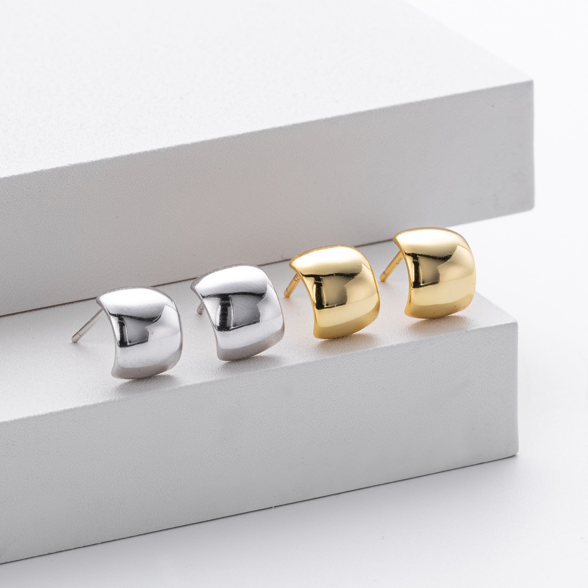 Damen Ohrstecker mit modernem, geschwungenem Design aus 925 Sterling Silber Shop Nory