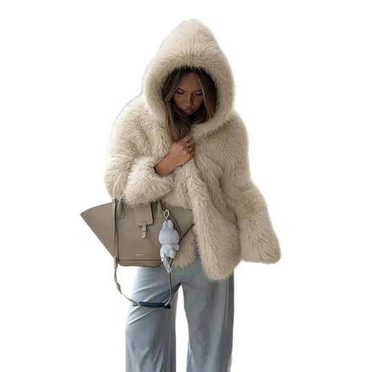 Damen Kurzblouson aus langfaserigem Shaggy‑Faux‑Fur mit hohem Schalkragen und klarer Boxy‑Silhouette Shop Nory