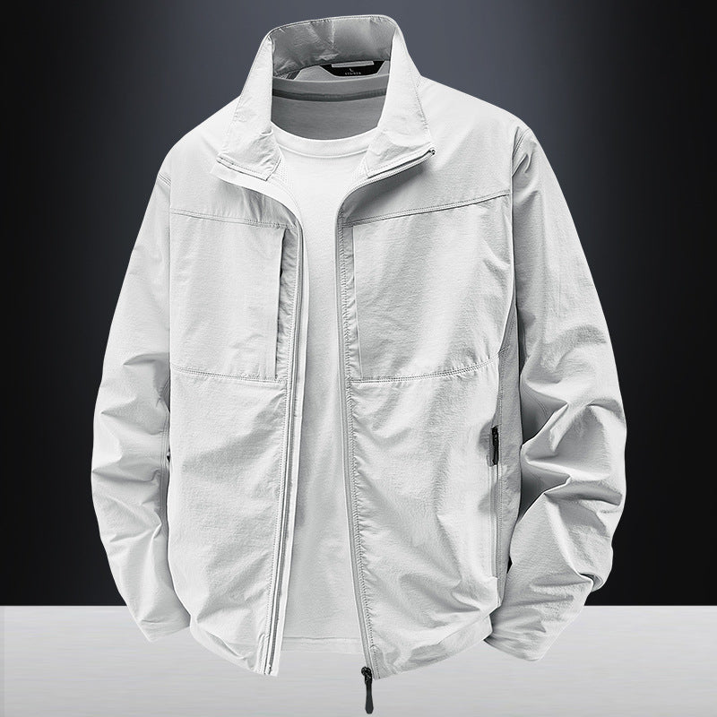 Herren Leichte urbane Windjacke mit Stehkragen, wasserabweisender Gewebemischung und verdeckten Reißverschlüssen Shop Nory