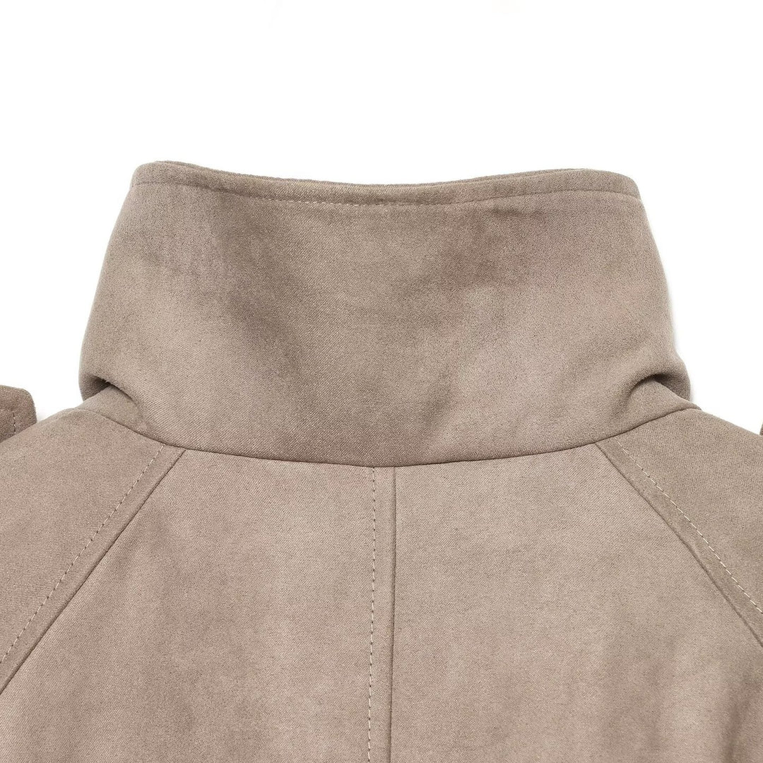 Damen Cropped Cape‑Trenchjacke in Veloursoptik mit hohem Stehkragen, Epauletten und doppelreihiger Knopfleiste Shop Nory
