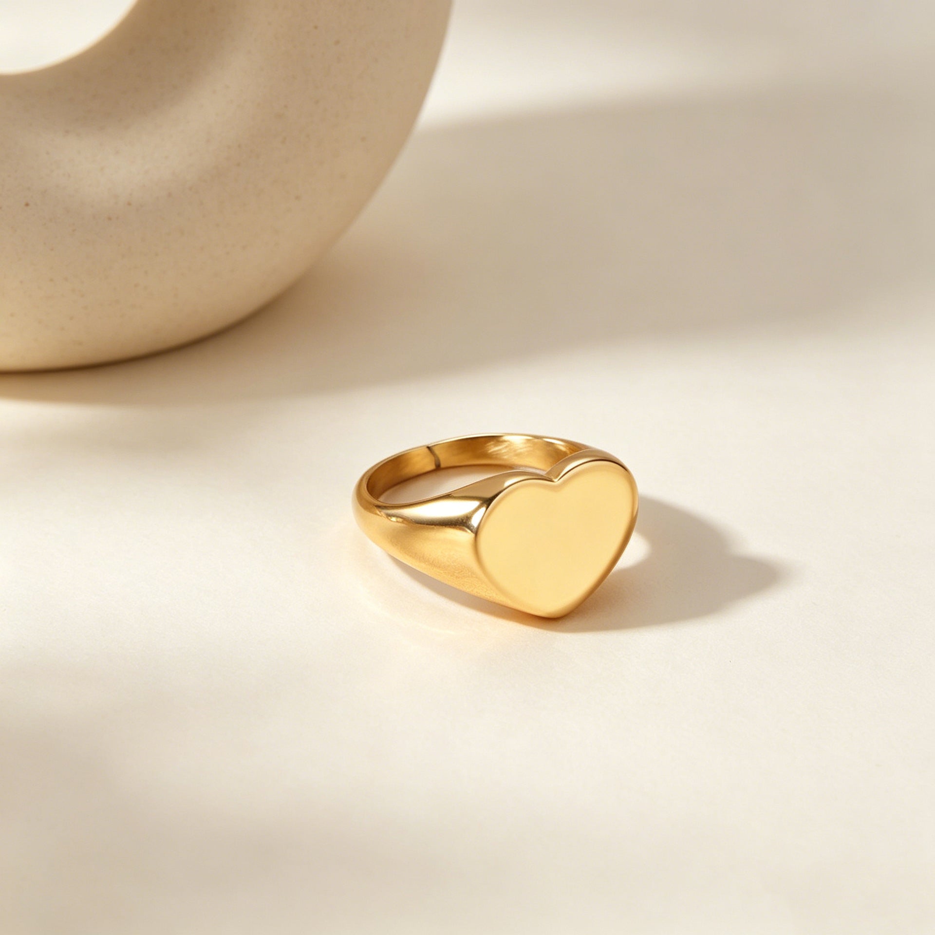 Damen Herzförmiger Goldplattierter Edelstahlring Shop Nory