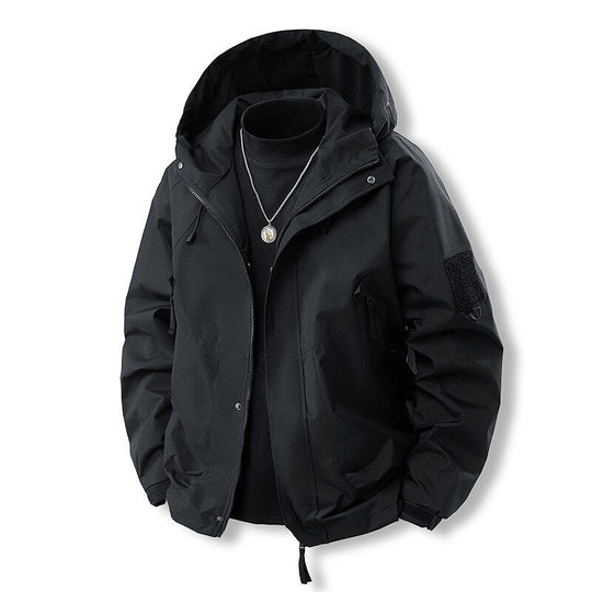 Herren funktionale Outdoor-Jacke mit verstellbarem Kapuzenbereich und atmungsaktiven Eigenschaften
