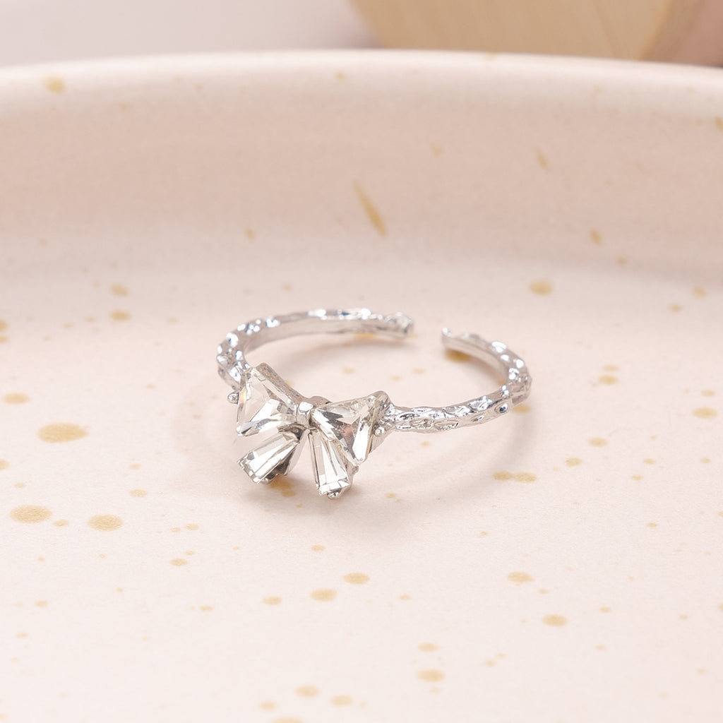 Damenring mit floralem Design und funkelnden Zirkonia Shop Nory 1781548637