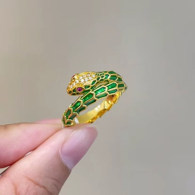 Damen Ring im extravaganten Schlangenmotiv mit funkelnden Kristallen Shop Nory