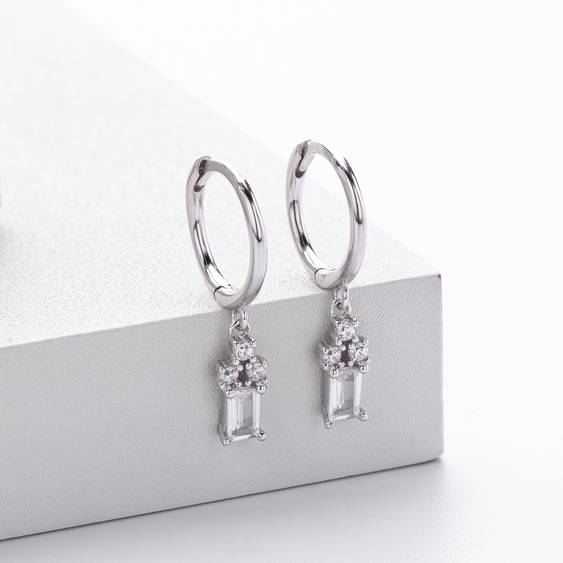 Damen Ohrhänger mit luxuriösen Zirkonen und hochwertigem 925 Sterling Silber Shop Nory