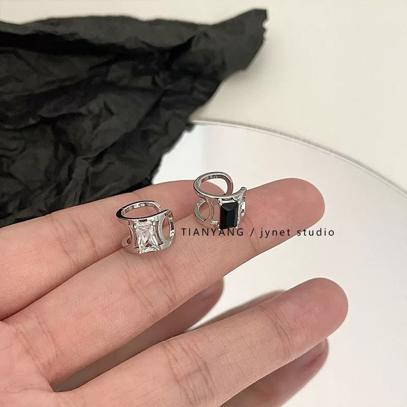 Damen Ring mit luxuriösem, quadratischem Onyx und filigraner Detailverarbeitung Shop Nory