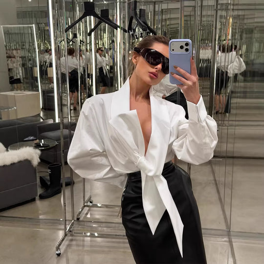 Damen Taillierte Bluse mit XXL-Volumenärmeln und Vorderknoten Shop Nory