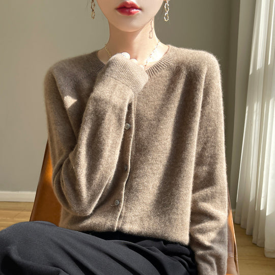 Damen Kurzgeschnittener Feinstrick-Cardigan mit Rundhalsausschnitt und schimmernder Knopfleiste Shop Nory