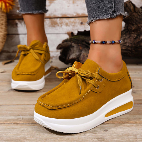 Damen Bequeme Keil‑Plateau‑Sneaker mit Wildlederoptik und gepolstertem Komfortfußbett Shop Nory
