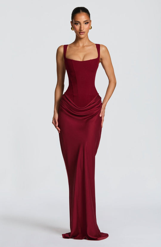 Damen Elegantes Maxikleid mit figurbetonendem Schnitt und raffiniertem Faltenwurf