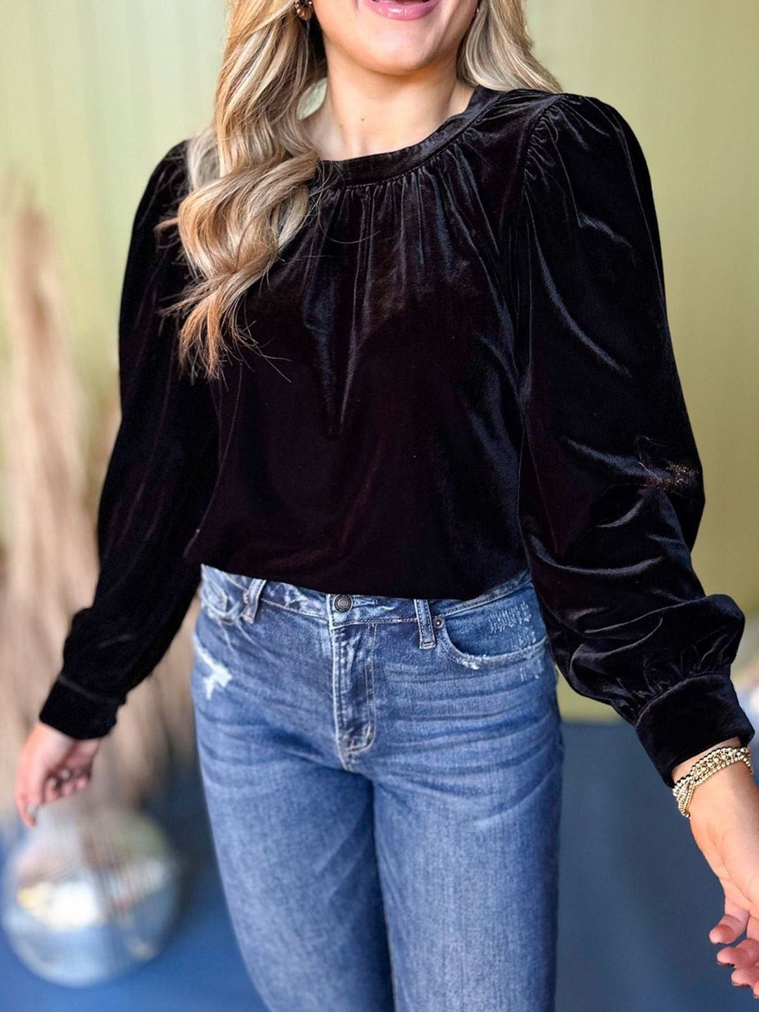Damen Samtbluse mit Ballonärmeln und gerafftem Stehkragen Shop Nory