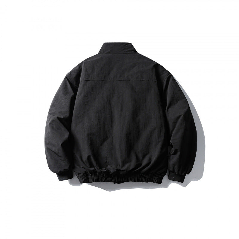 Unisex Kurzboxy-Isolationsjacke mit diagonalem Pattentaschen-Detail und Gummizugsaum Shop Nory