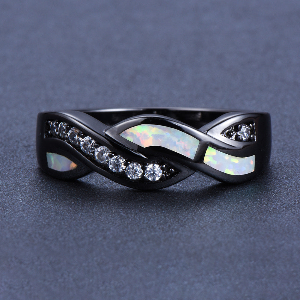 Damen Ring mit geschwungenem Design und funkelnden Zirkonia Shop Nory