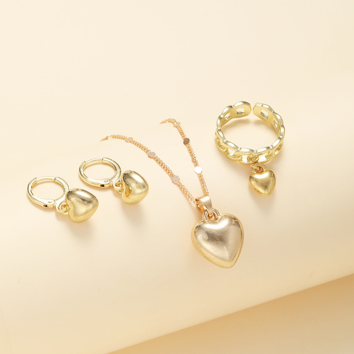 Damen Schmuckset mit Herzen und eleganten Akzenten Shop Nory