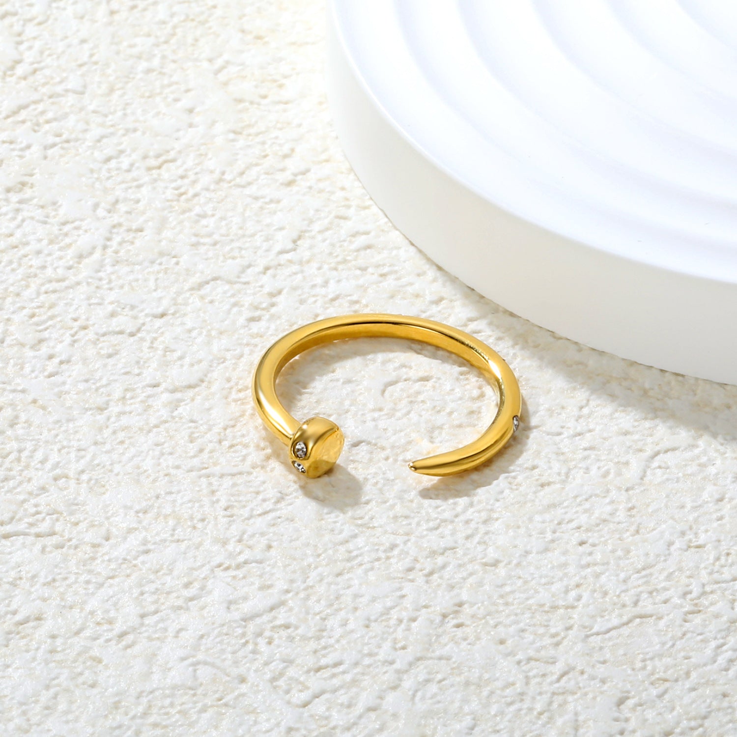 Damen verstellbarer Ring mit funkelndem Kristallakzent Shop Nory