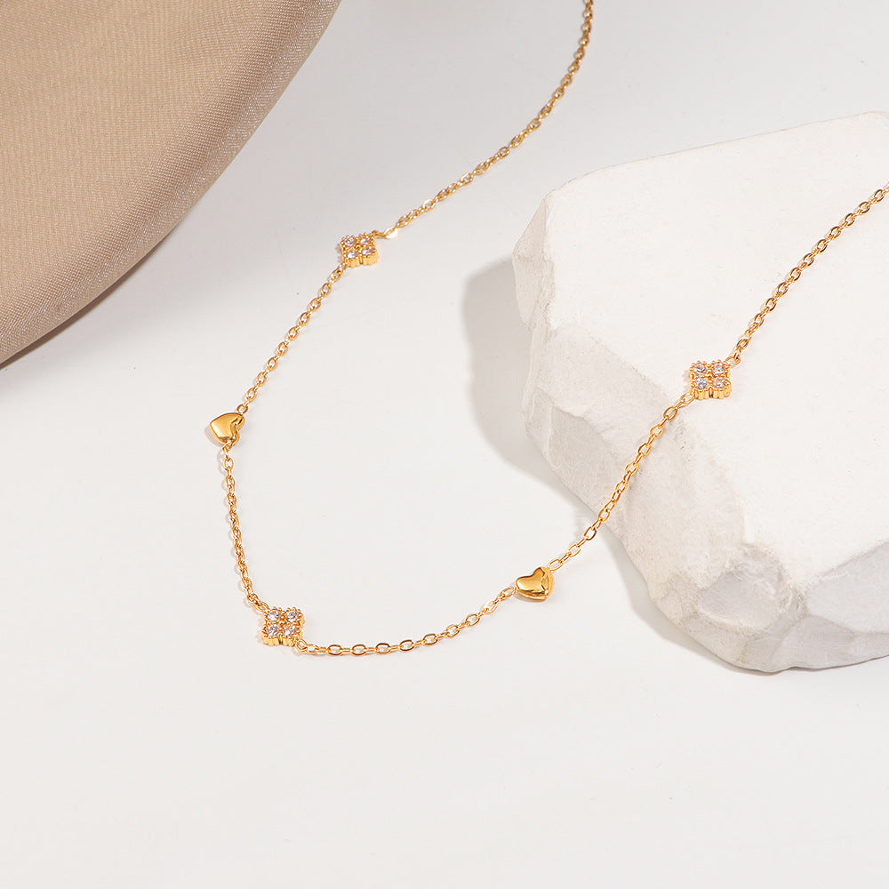 Damen Halskette mit zarten Ketten und Herz-Akzenten Shop Nory