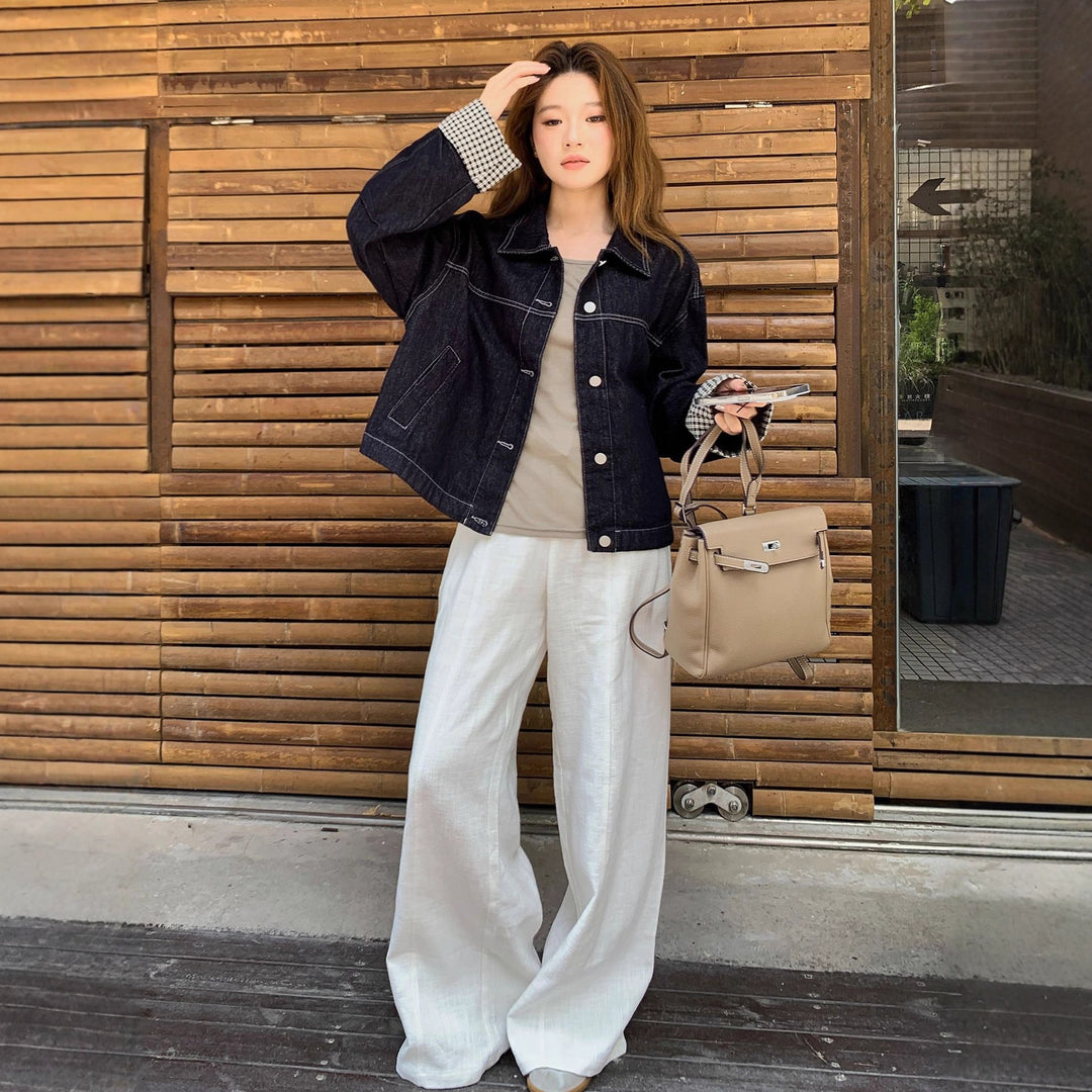 Damen Boxy-Jeansjacke mit kontrastierenden Nähten, Kordelzugsaum und karierten Manschetten Shop Nory