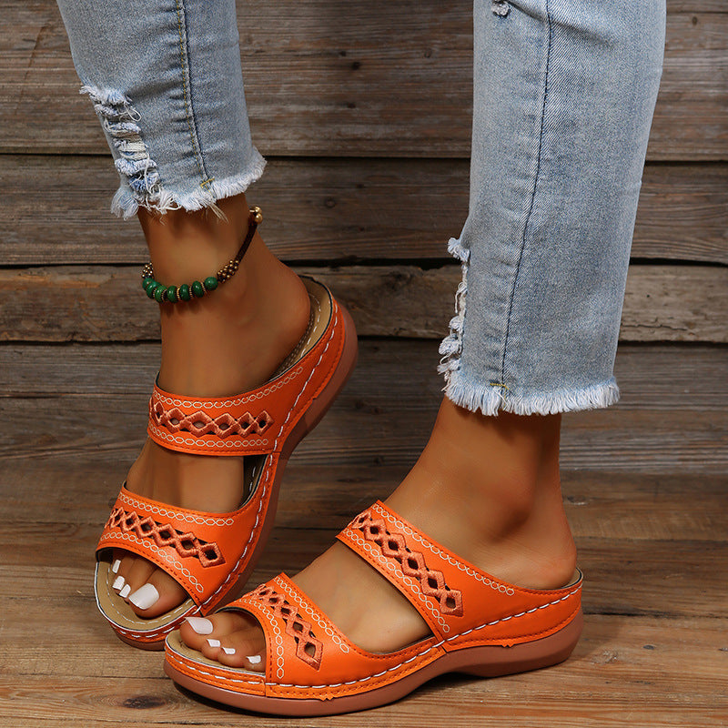 Damen Bequeme Leder-Sandalen mit dekorativem Lochmuster