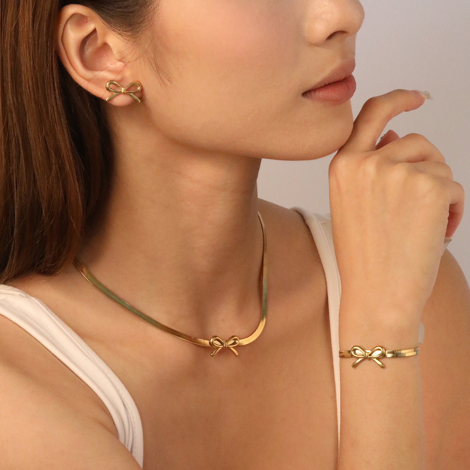 Damen Armband mit elegantem Schleifenmotiv aus hochwertigem Edelstahl Shop Nory