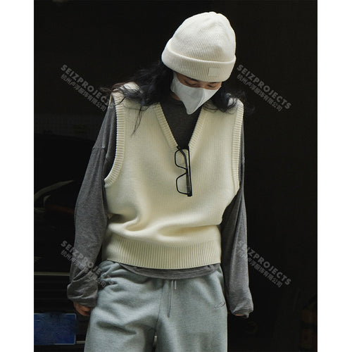 Damen Ärmellose Strickweste im Boxy‑Cut mit tiefem V‑Ausschnitt und geripptem Saum Shop Nory