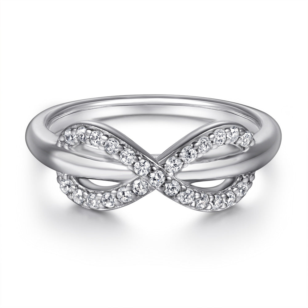 Damen Schmuckset mit funkelndem Verlobungsring, eleganten Ohrringen und anhängenden Kristallen Shop Nory