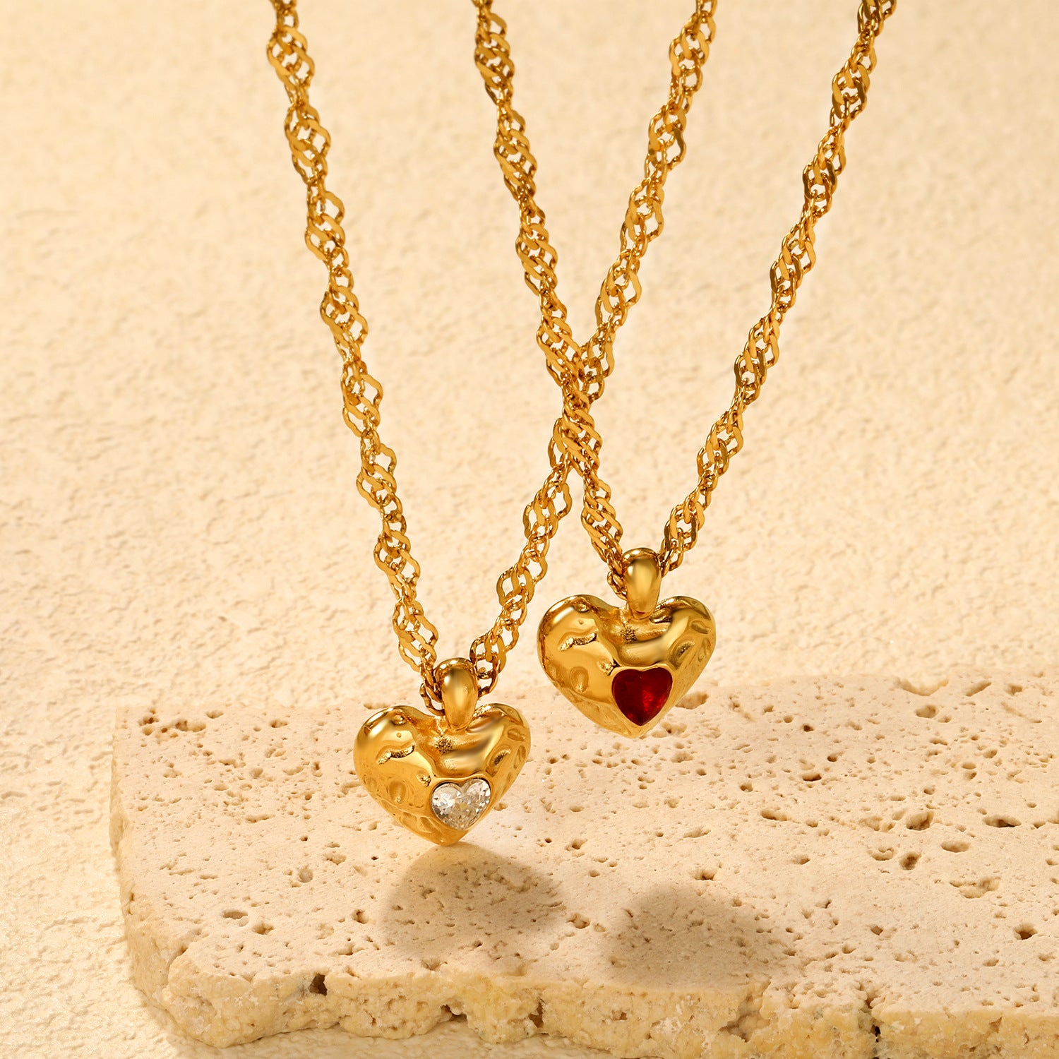 Damen Halskette mit herzförmigem Anhänger aus hochwertigem Edelstahl mit funkelndem Zirkonia Shop Nory