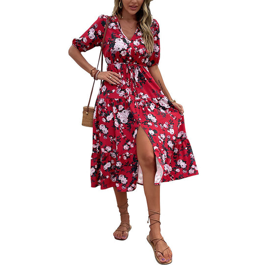Damen Blumiges Midikleid mit V-Ausschnitt, Bindegürtel, Volantstufen und Beinschlitz Shop Nory