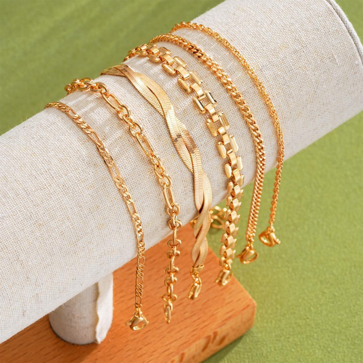 Damen Armband-Set mit eleganten Kettenmustern und raffinierten Details Shop Nory