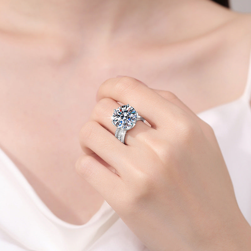 Damenring mit glitzerndem Hauptstein und kunstvollem Zirkonia-Besatz Shop Nory