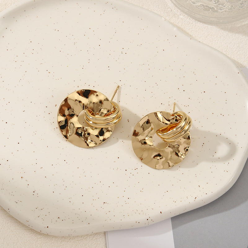 Damen elegante Ohrstecker mit rustikalem, gefalteten Design Shop Nory