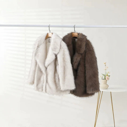 Damen Kurz geschnittener Faux‑Fur‑Mantel mit Boxy‑Silhouette und Stehkragen Shop Nory