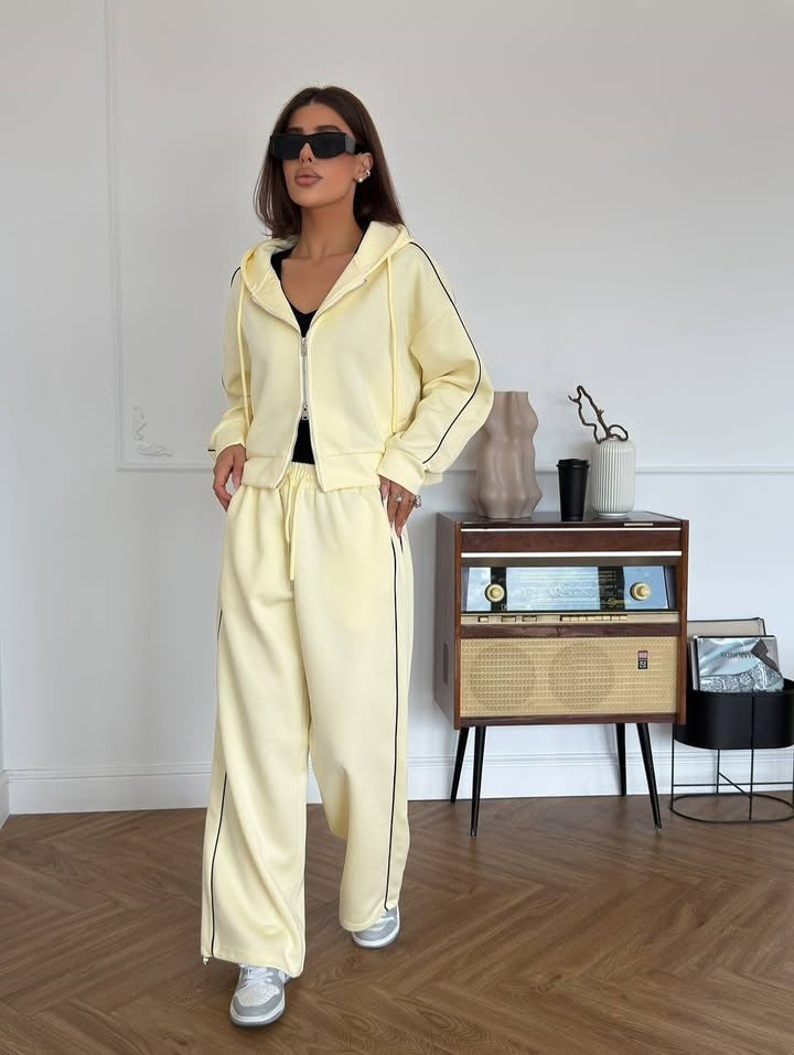 Damen Lässiges zweiteiliges Lounge-Set mit oversized Zipjacke und weitem Kordelzug-Hosenbund Shop Nory